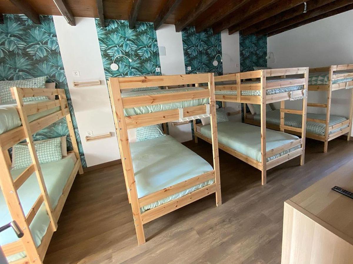 Cocos Surfhouse Hostel San Juan De La Arena Bagian luar foto