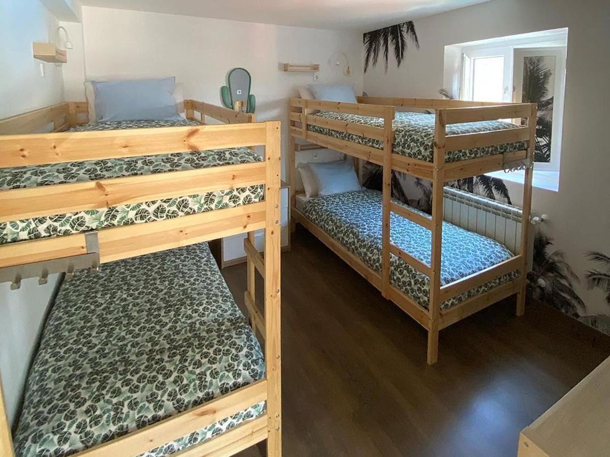 Cocos Surfhouse Hostel San Juan De La Arena Bagian luar foto