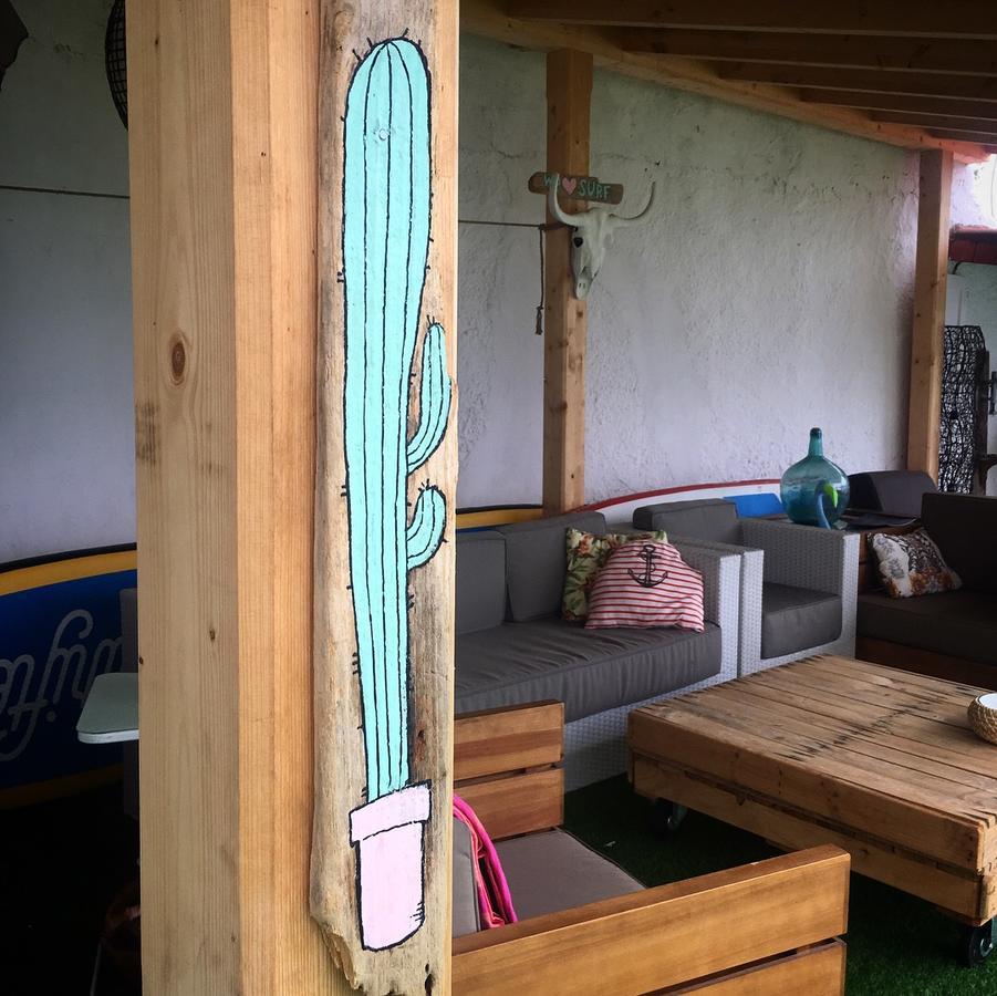 Cocos Surfhouse Hostel San Juan De La Arena Bagian luar foto