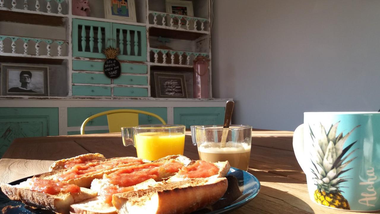 Cocos Surfhouse Hostel San Juan De La Arena Bagian luar foto